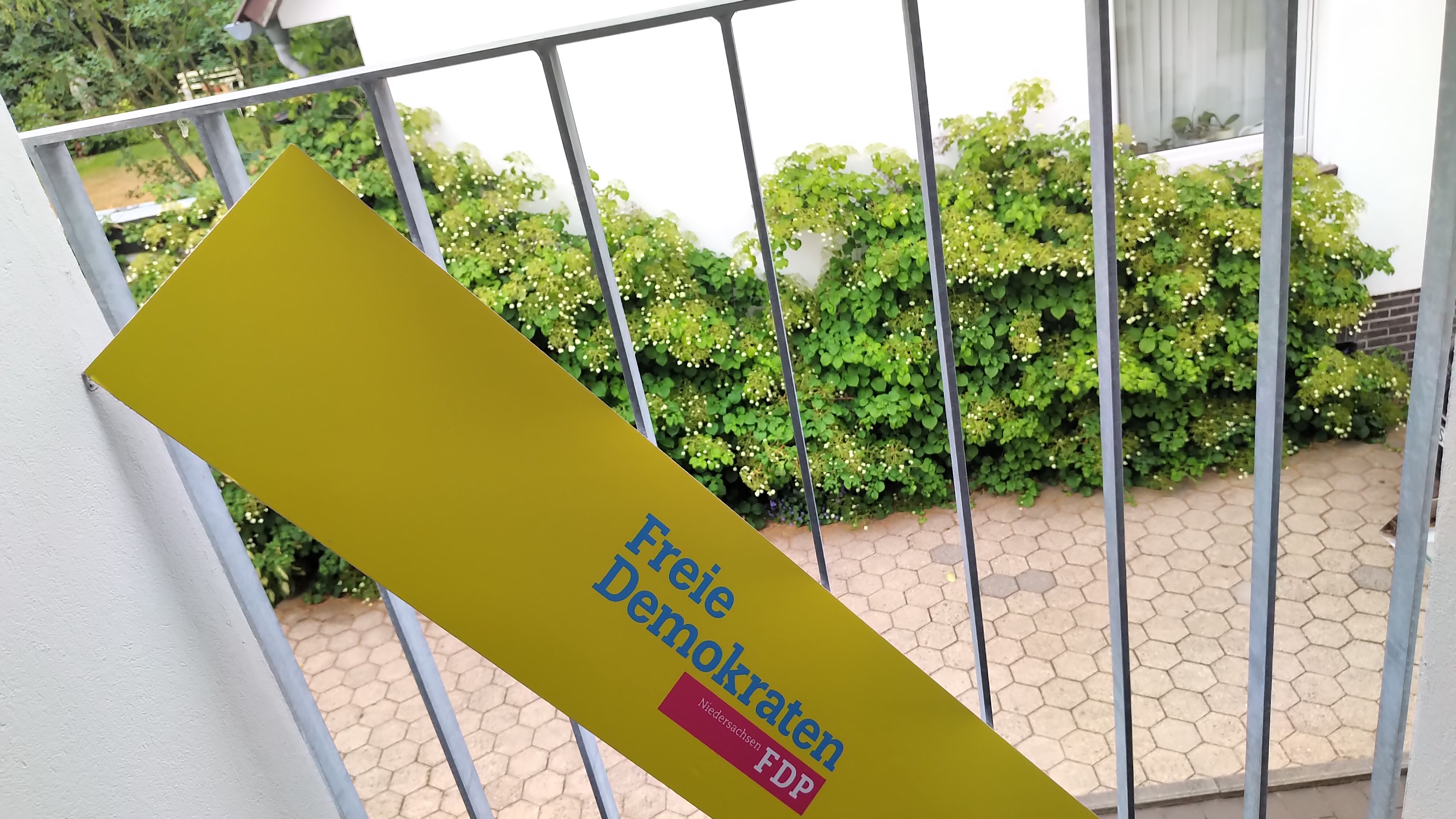 Geländer mit Logo