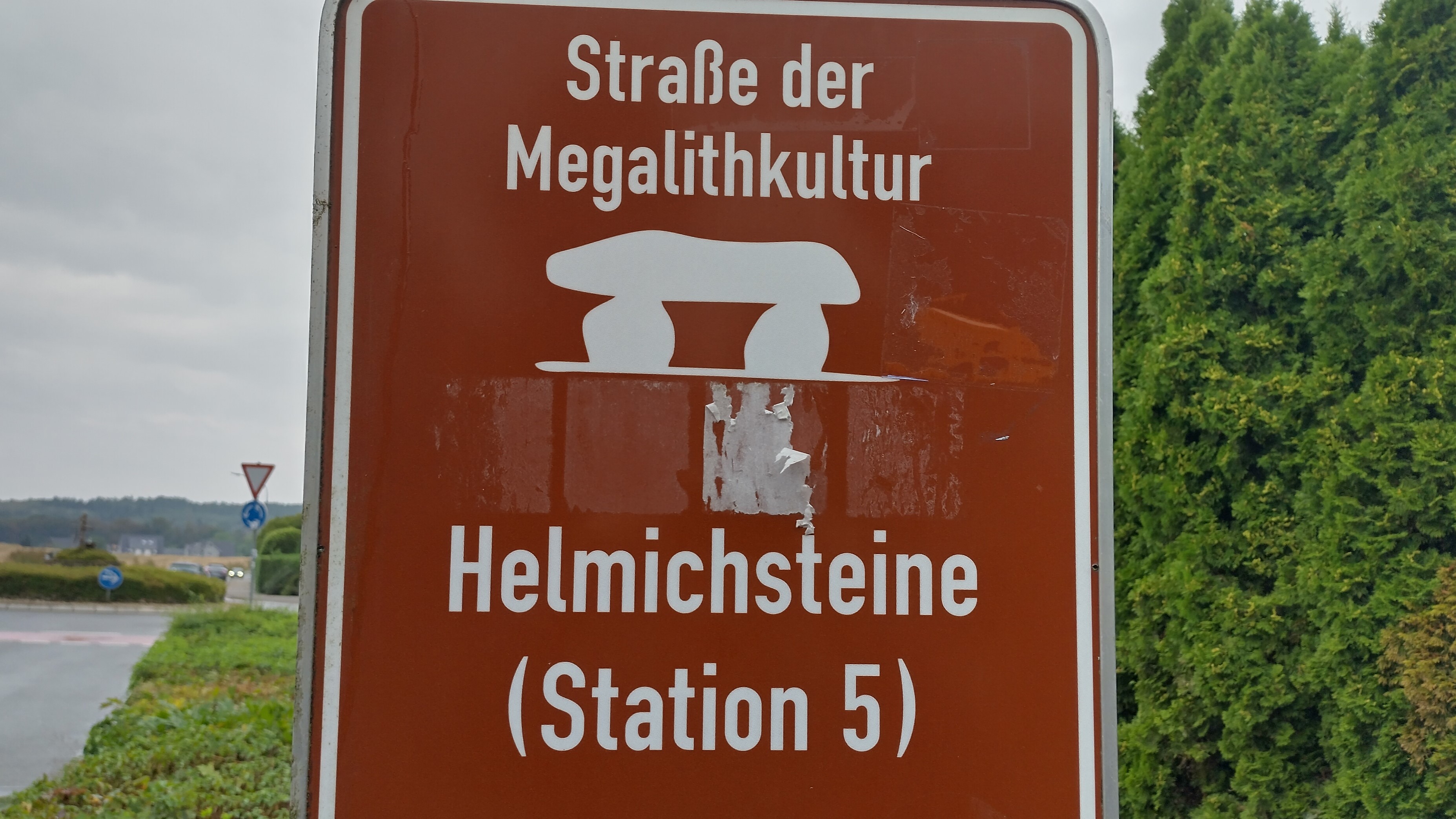 Hinweisschild Helmichsteine